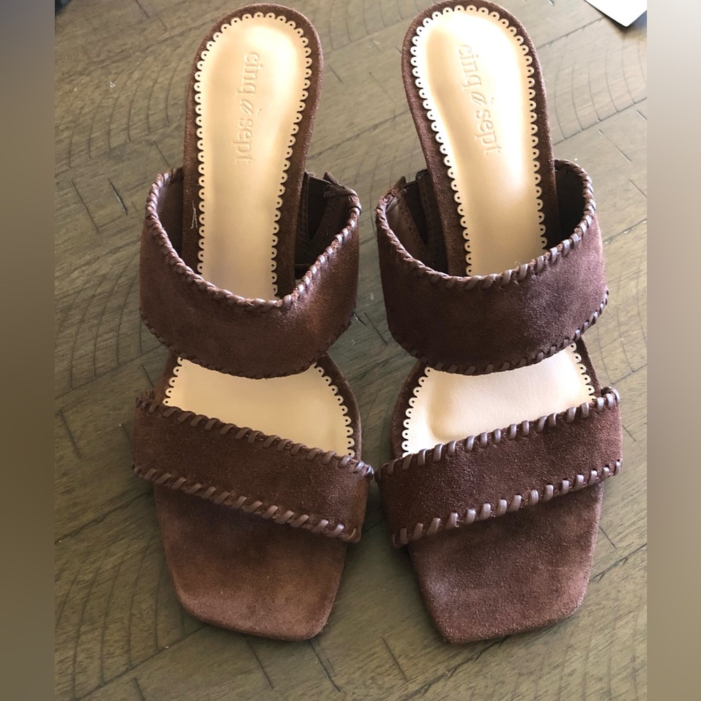 cinq a sept Brown Suede Two-Strap Block Heel Sandals New WO Box Sticker Residue